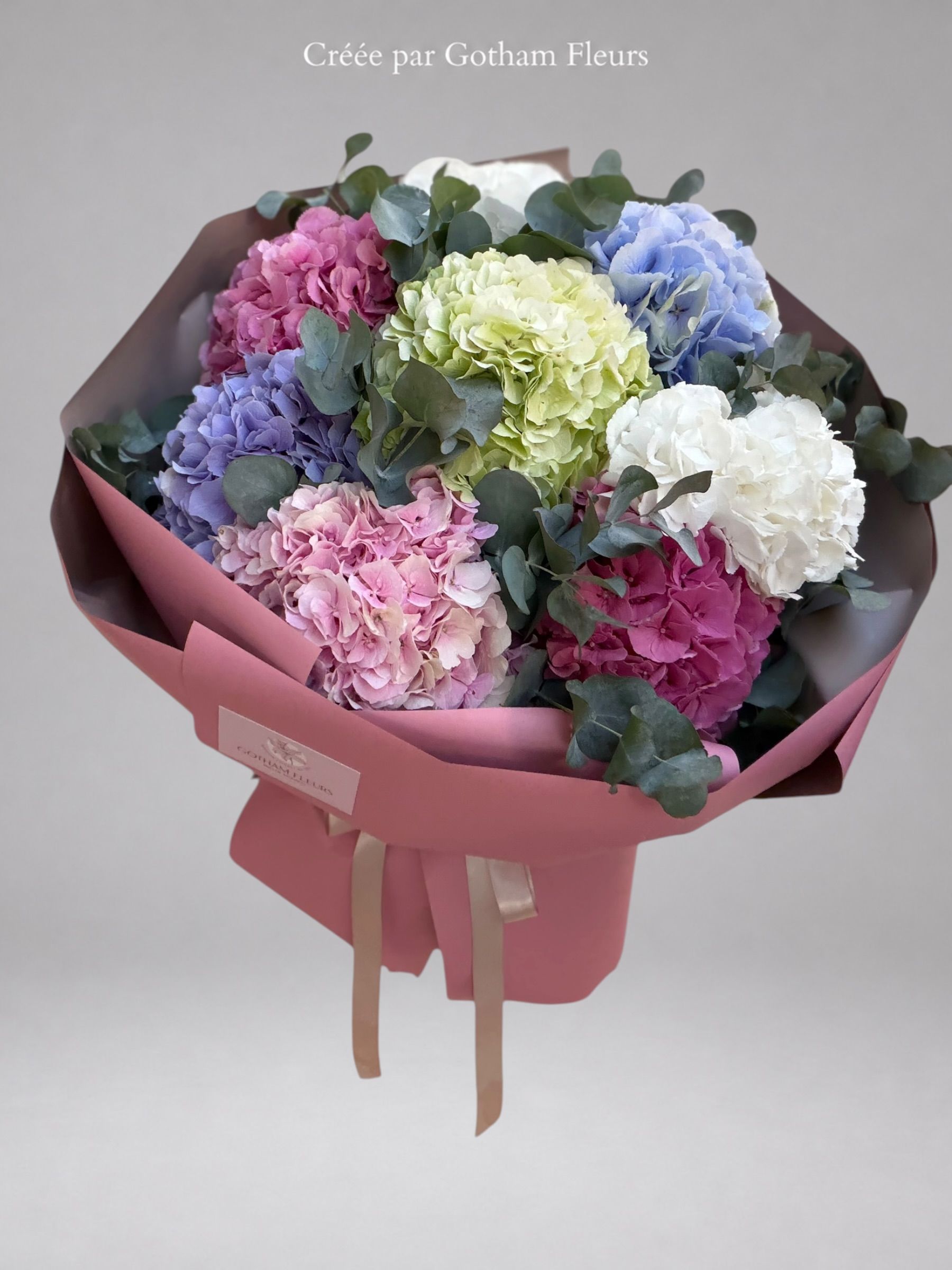 Éclat d’Hortensias - Bouquet de 8 Hortensias Multicolores