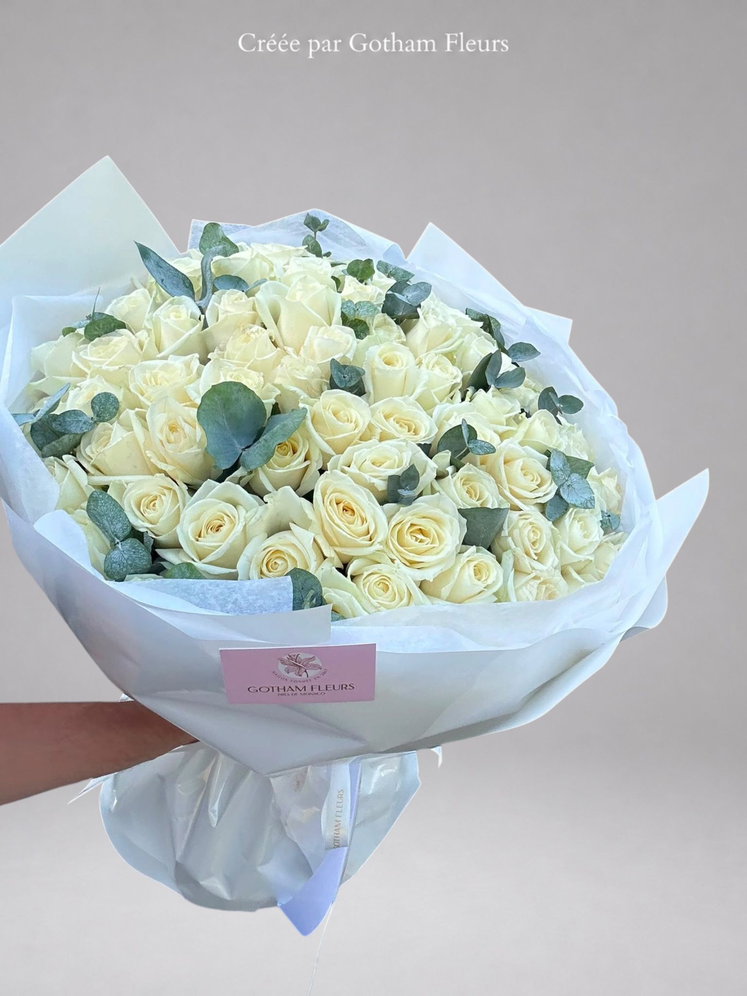 Élégance Ivoire — 45 Roses Blanches