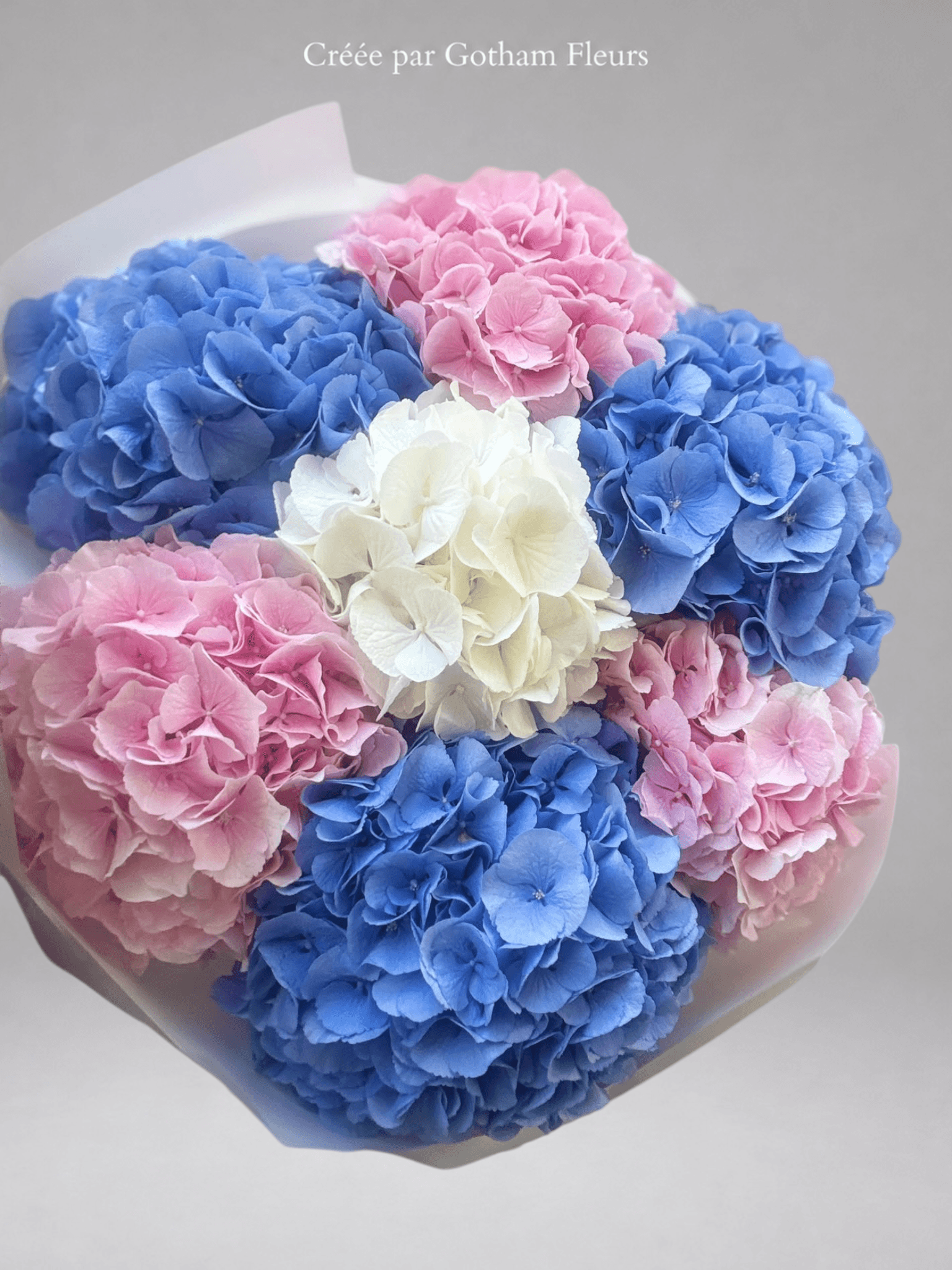 Bouquet Harmonie – 7 Hortensias Roses, Bleus & Blancs